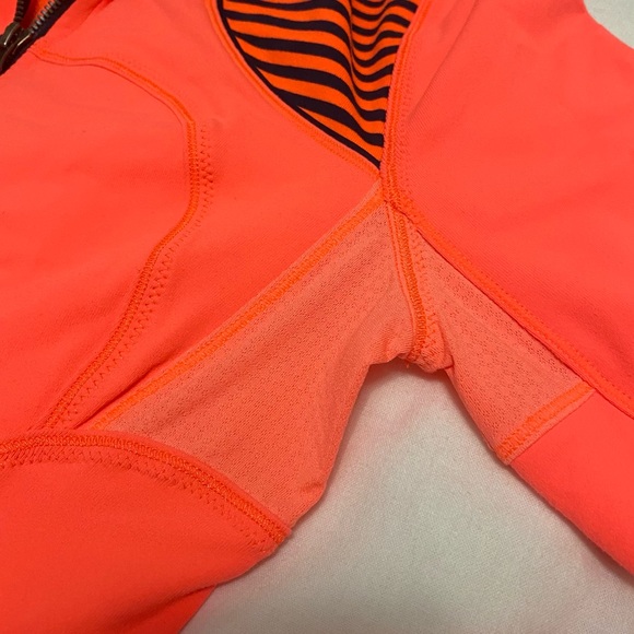 Lululemon Forme Jacket Size 6 Light flare/Inkwell/Stripes - Picture 8 of 15